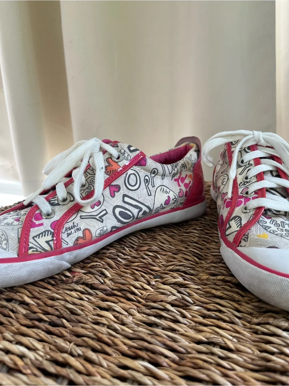🌺 Women’s Y2K Coach Barrett ‘Poppy Grafitti Heart’ Sneakers